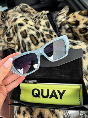 QUAY High Emotion Blue Sunglasses